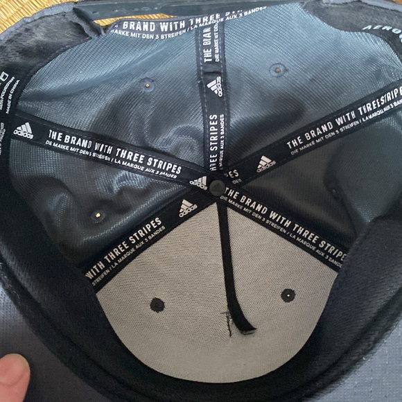 Men’s EUC ADIDAS: Aero Ready Gray Baseball Cap with adjustable fit - Picture 6 of 8